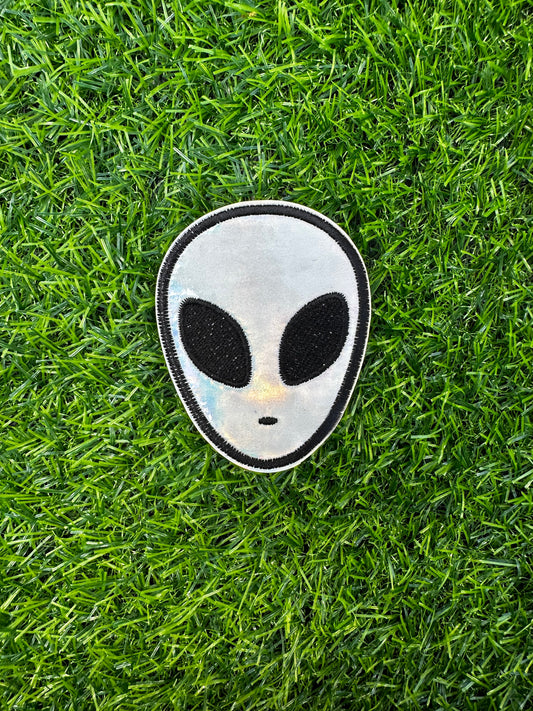 Patch Bordado Cabeça Alien Holográfica
